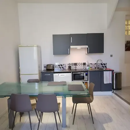 Bright 51 M With Wifi Near The Port Of Toulon Διαμέρισμα Τουλόν