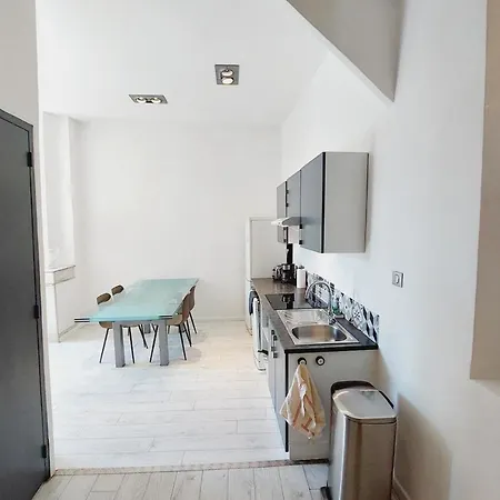 Bright 51 M With Wifi Near The Port Of Toulon Διαμέρισμα